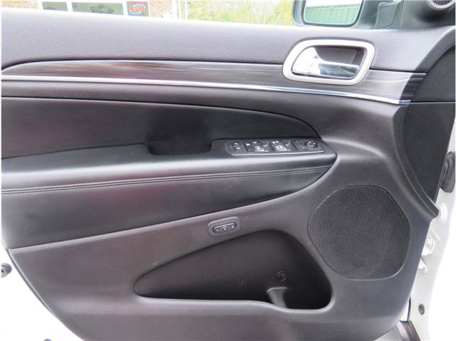 Used 2020 Jeep Grand Cherokee Limited AWD/4WD image 13