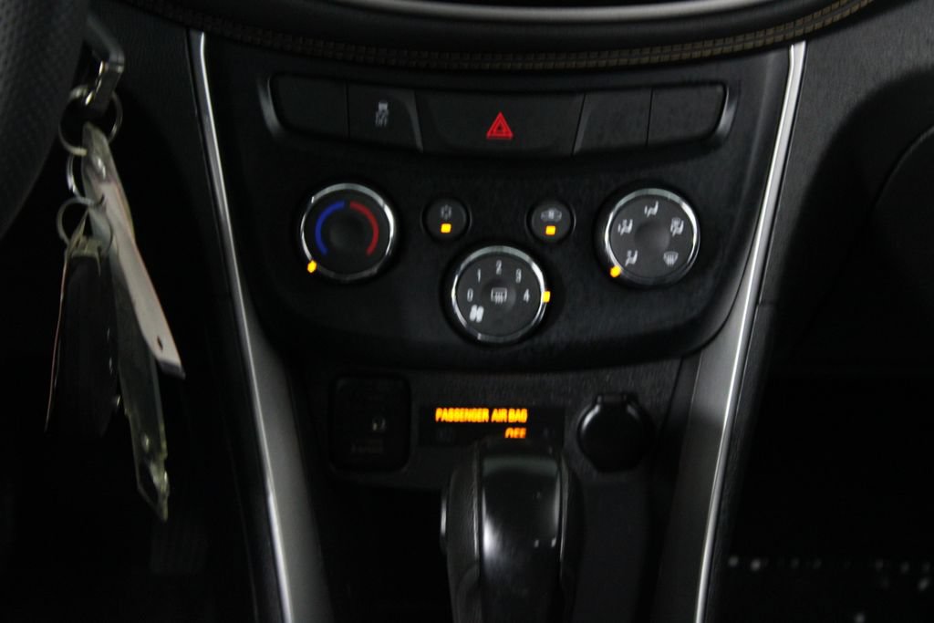 Used 2020 Chevrolet Trax LS FWD image 21
