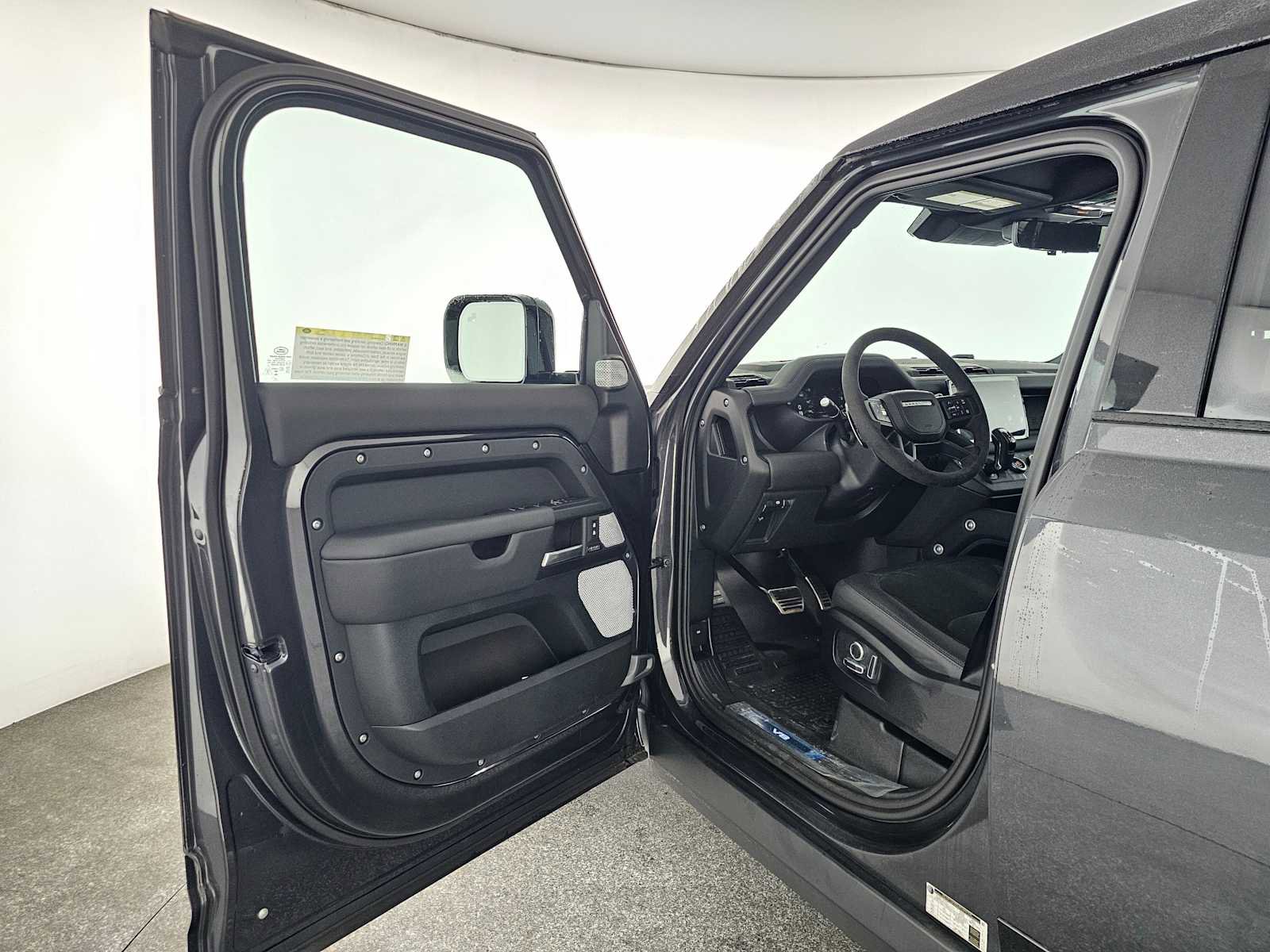 New 2024 Land Rover Defender 130 V8 image 20