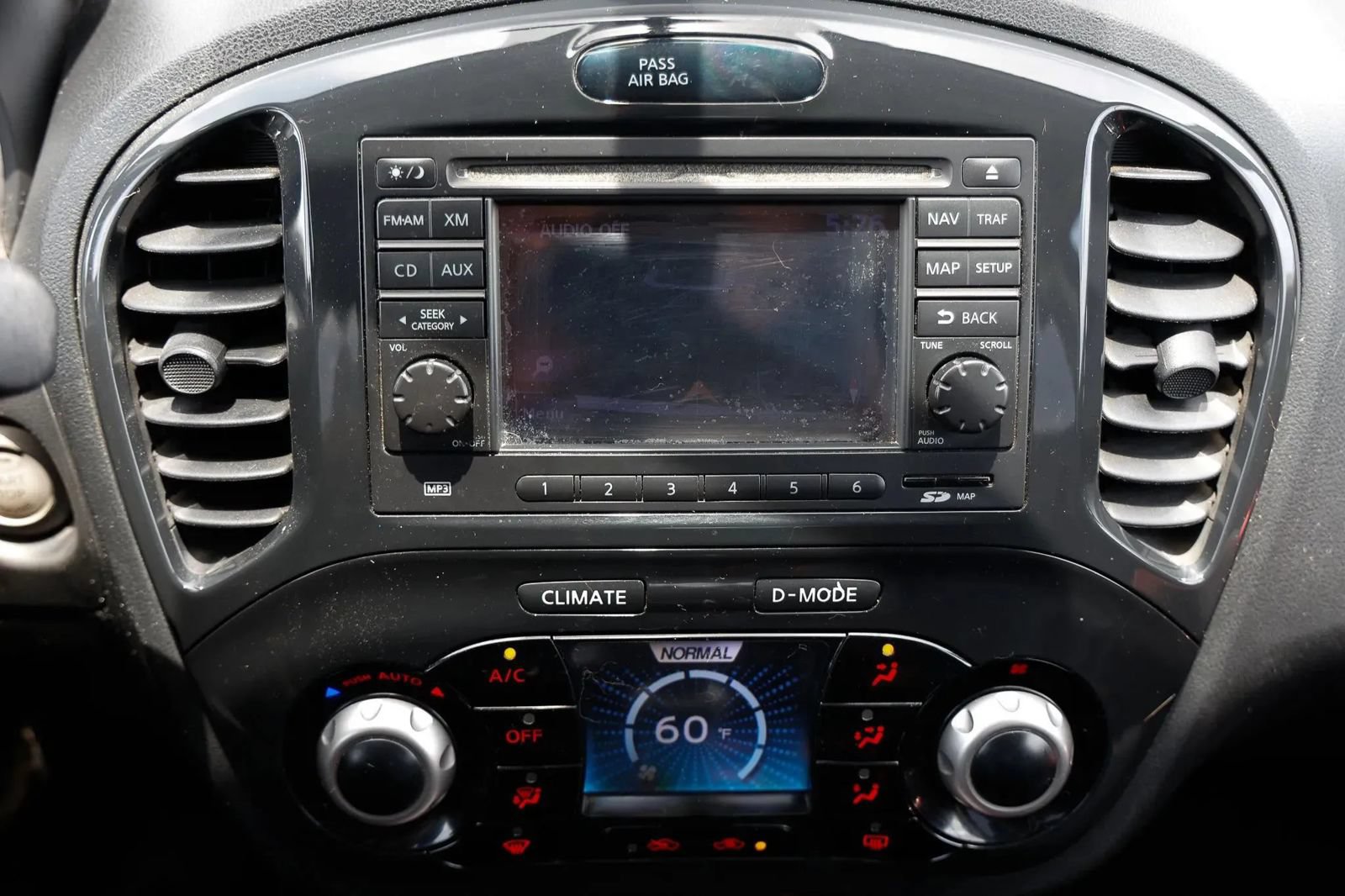Used 2013 Nissan Juke SL w/ Sport Pkg AWD/4WD image 32