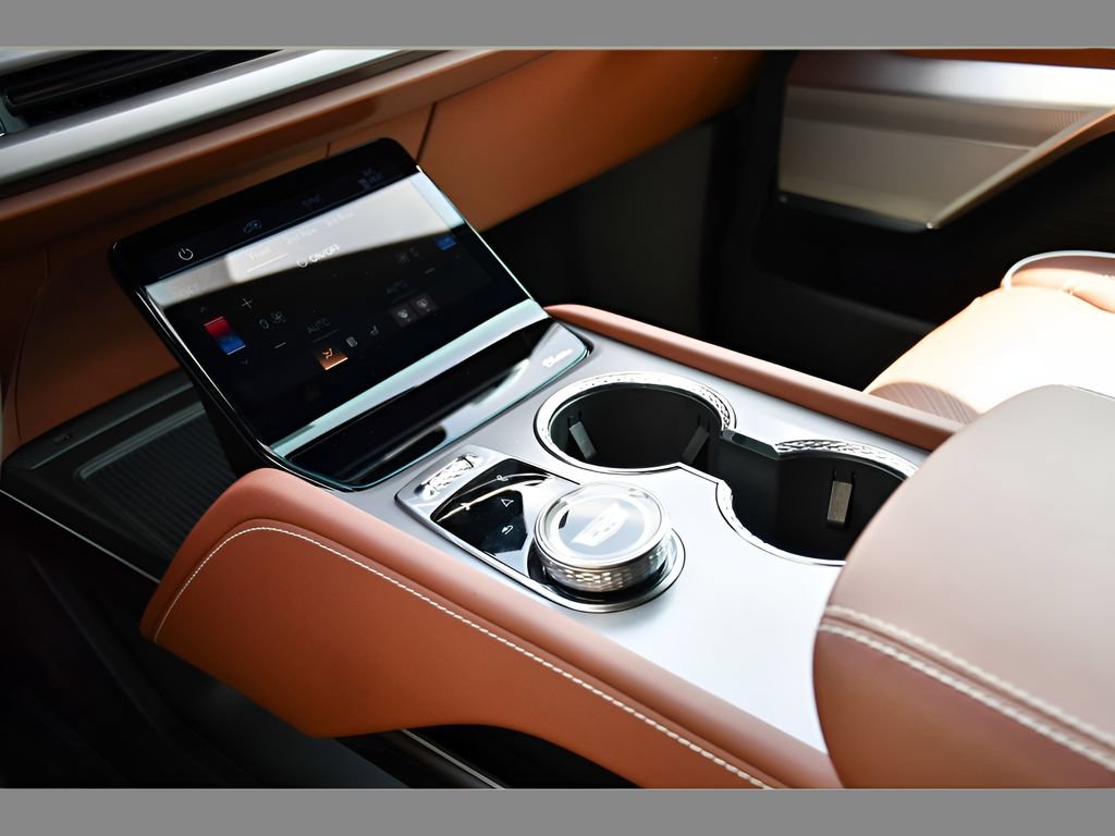 New 2027 Cadillac Vistiq Platinum w/ LPO, Floor Liner Package AWD/4WD image 34