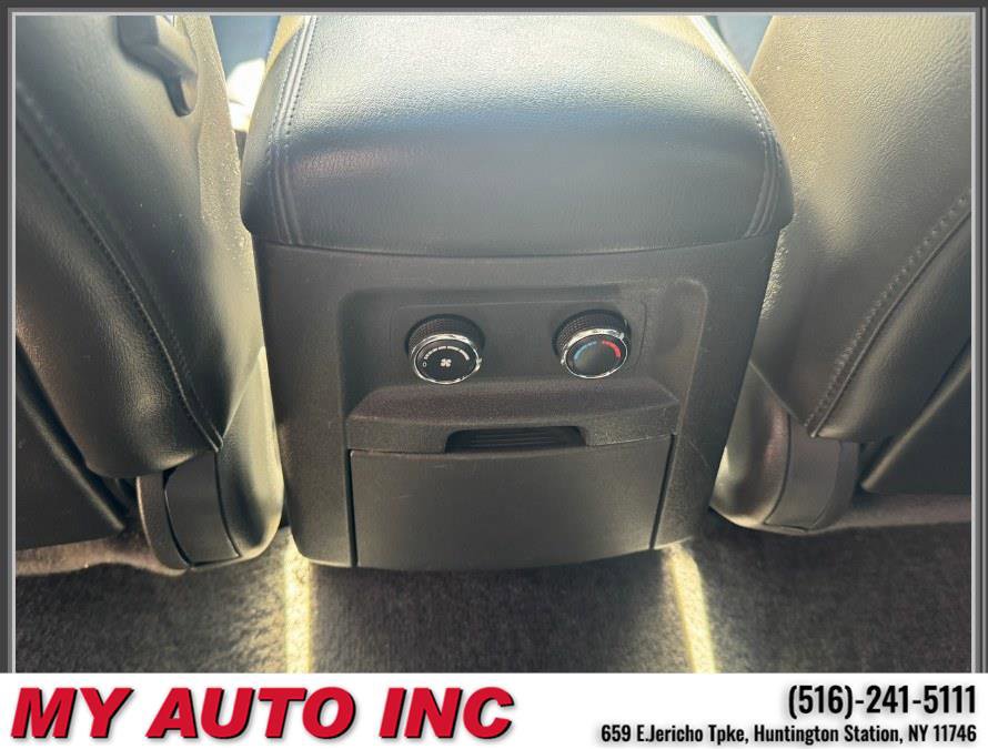 Used 2011 Nissan Pathfinder LE w/ Navigation Pkg AWD/4WD image 16