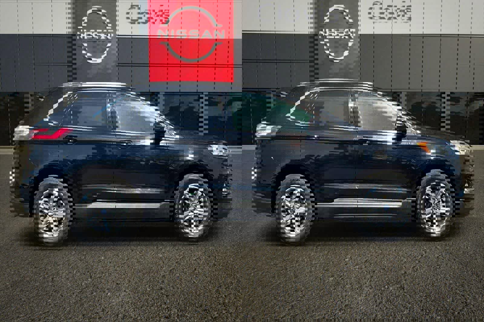 Used 2020 Ford Edge SEL w/ Convenience Package image 9