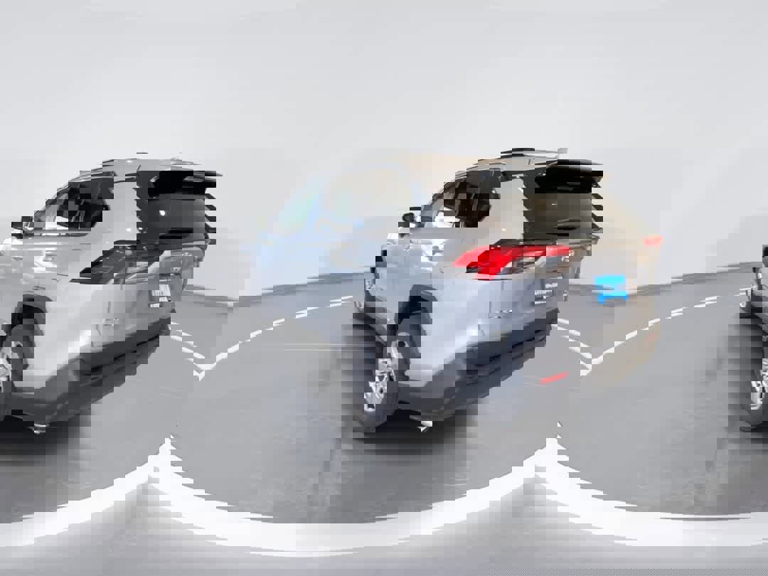 Used 2025 Toyota RAV4 LE AWD/4WD image 6