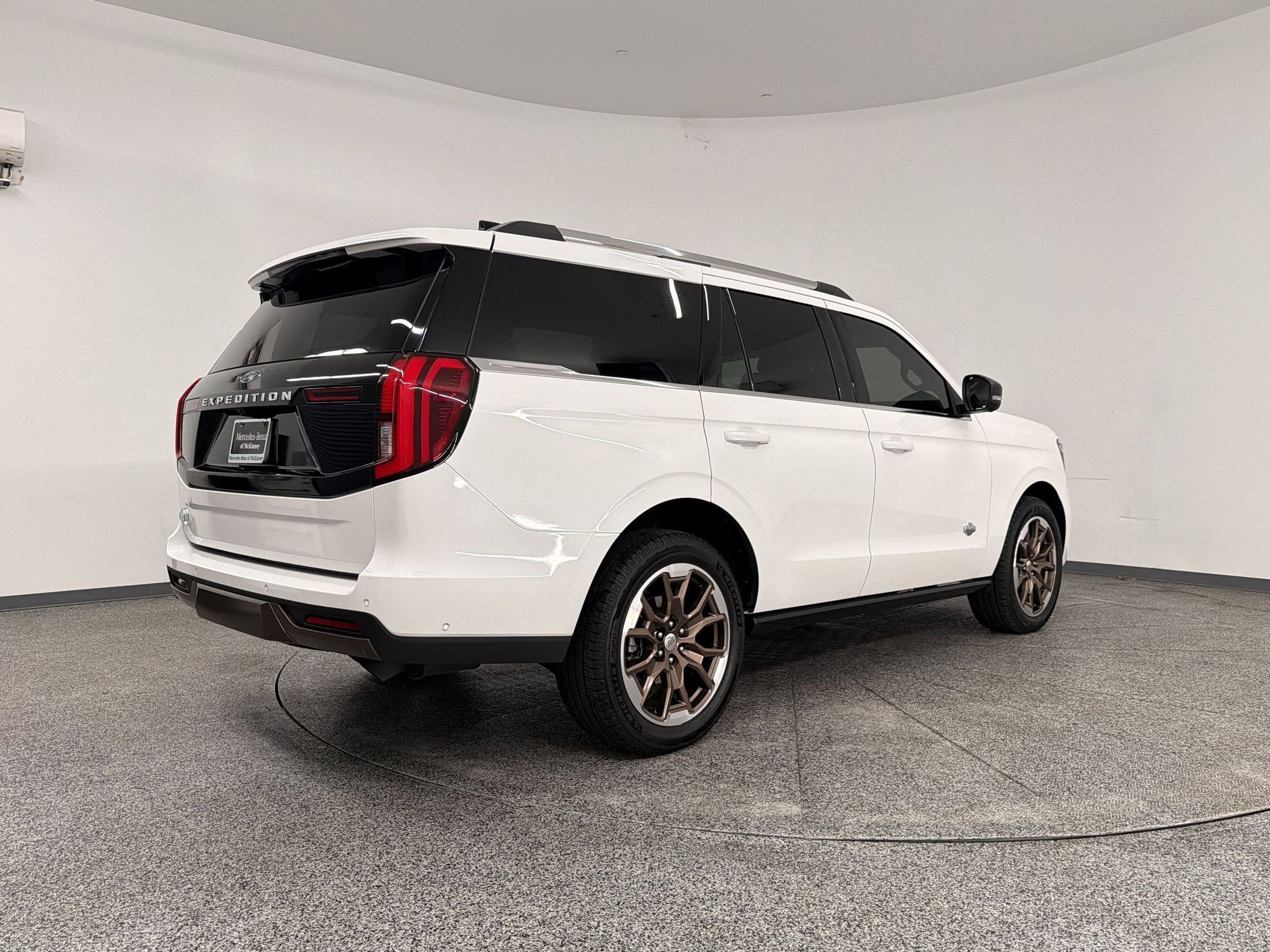 Used 2025 Ford Expedition King Ranch image 8