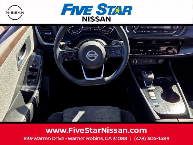 Used 2021 Nissan Rogue SV FWD image 7