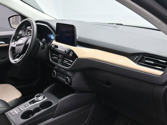 Certified 2022 Ford Escape Titanium w/ Titanium Elite Package image 32