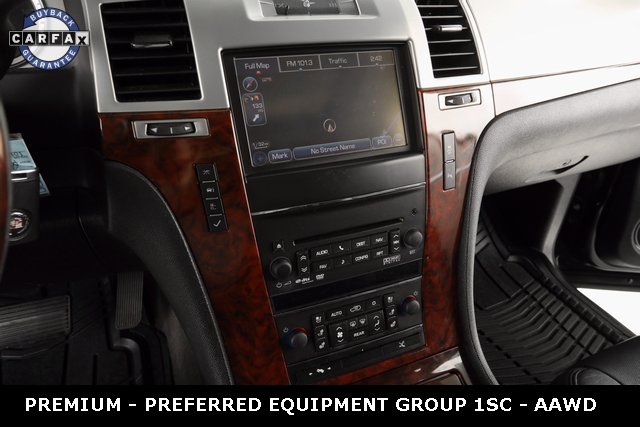 Used 2013 Cadillac Escalade Premium image 33