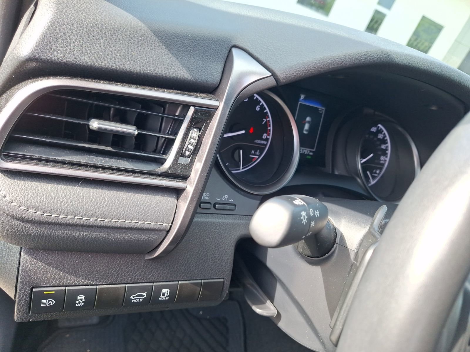 Used 2023 Toyota Camry SE w/ Convenience Package image 17