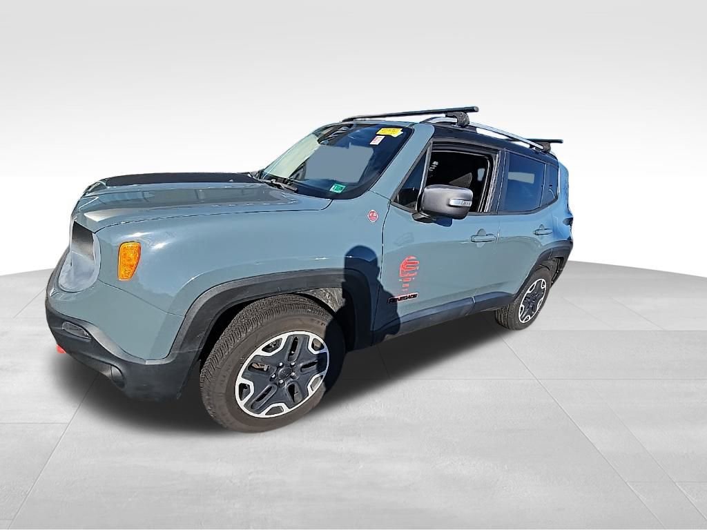 Used 2015 Jeep Renegade Trailhawk image 2