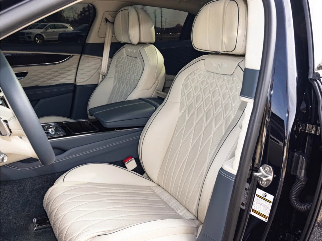 Certified 2022 Bentley Flying Spur W12 image 30