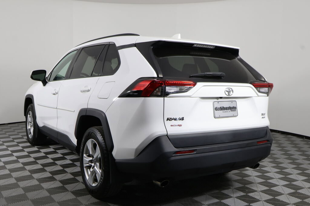 Used 2020 Toyota RAV4 XLE w/ All Weather Liner Package image 4