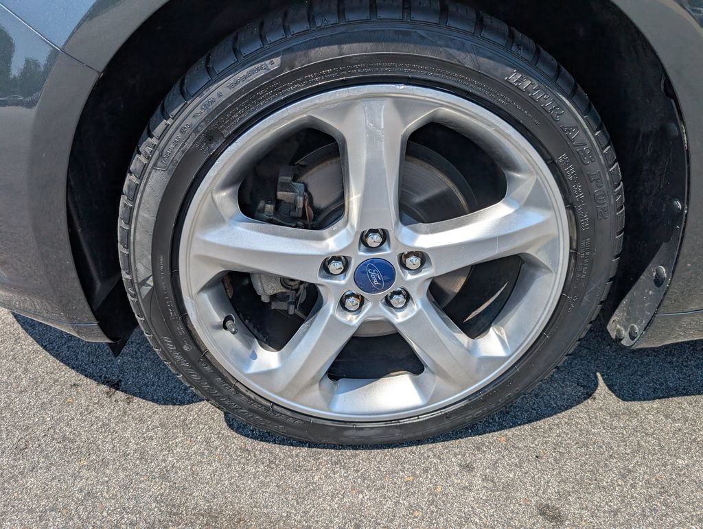 Used 2015 Ford Fusion SE w/ Equipment Group 201A FWD image 11