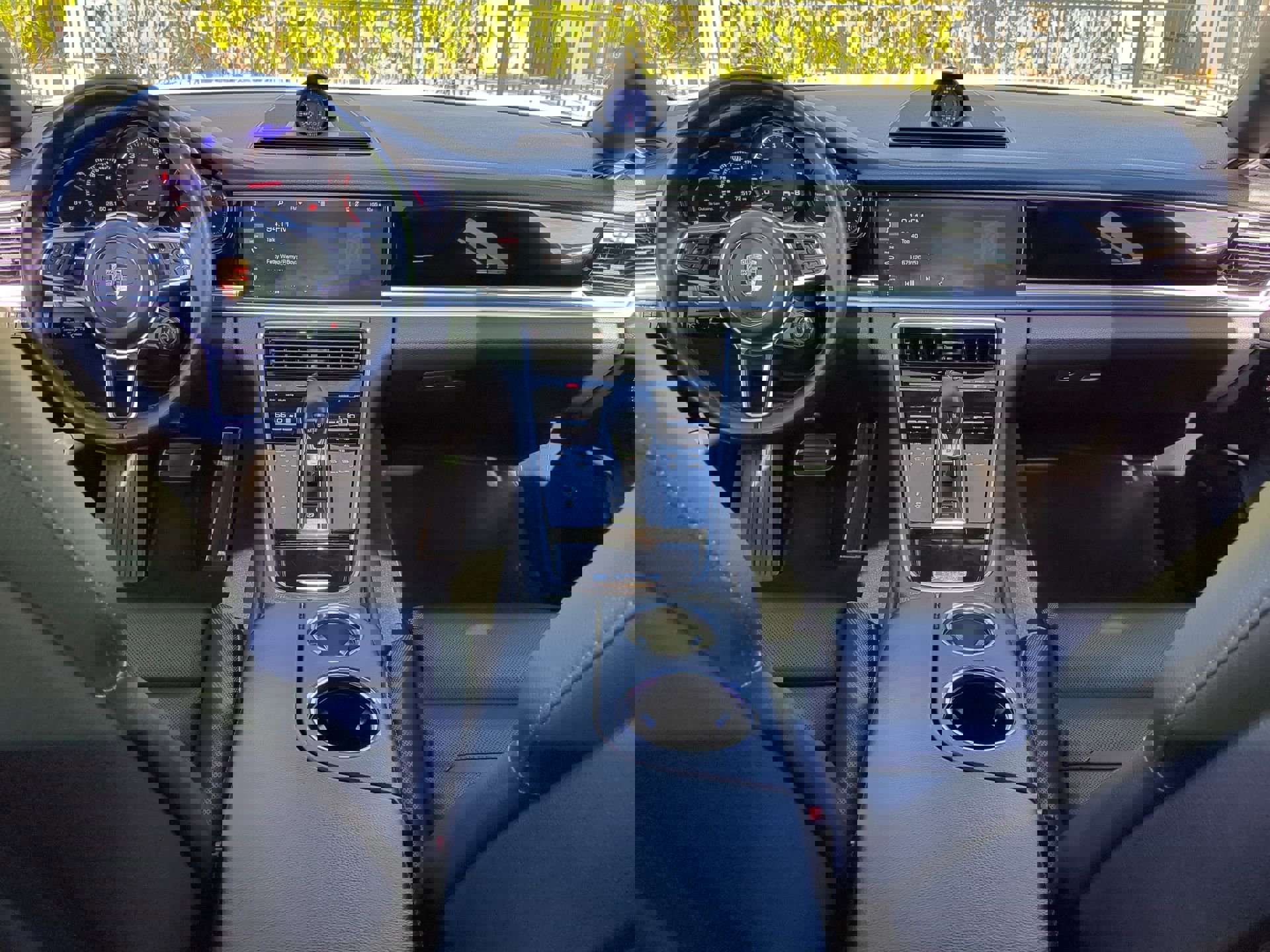 Used 2018 Porsche Panamera 4S w/ Premium Package Plus image 15