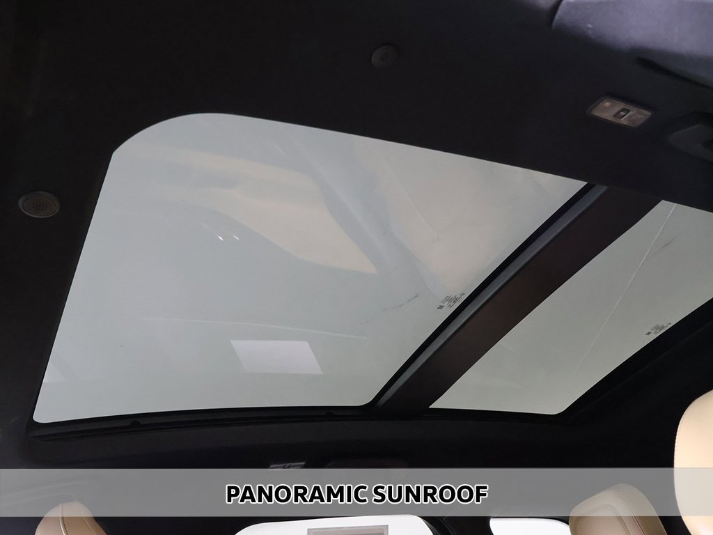 Used 2021 Lincoln Corsair Reserve w/ Equipment Group 201A image 4