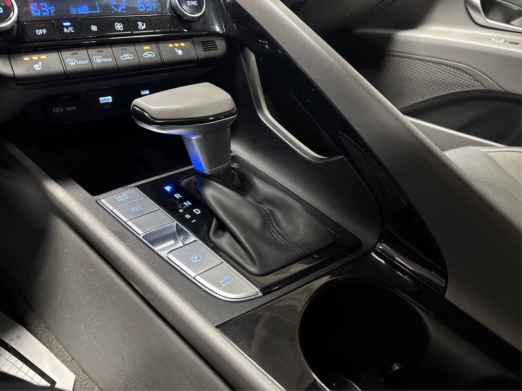 Certified 2025 Hyundai Elantra SEL image 29