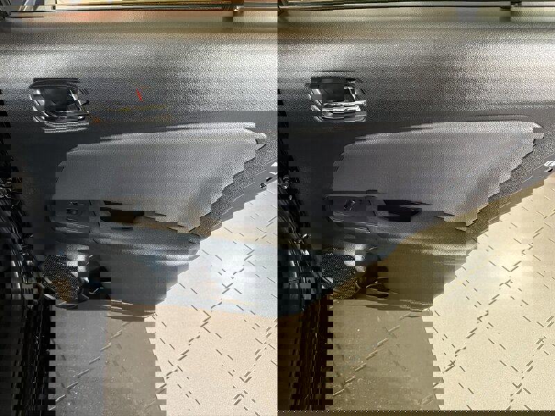 Used 2022 Toyota Prius LE image 22