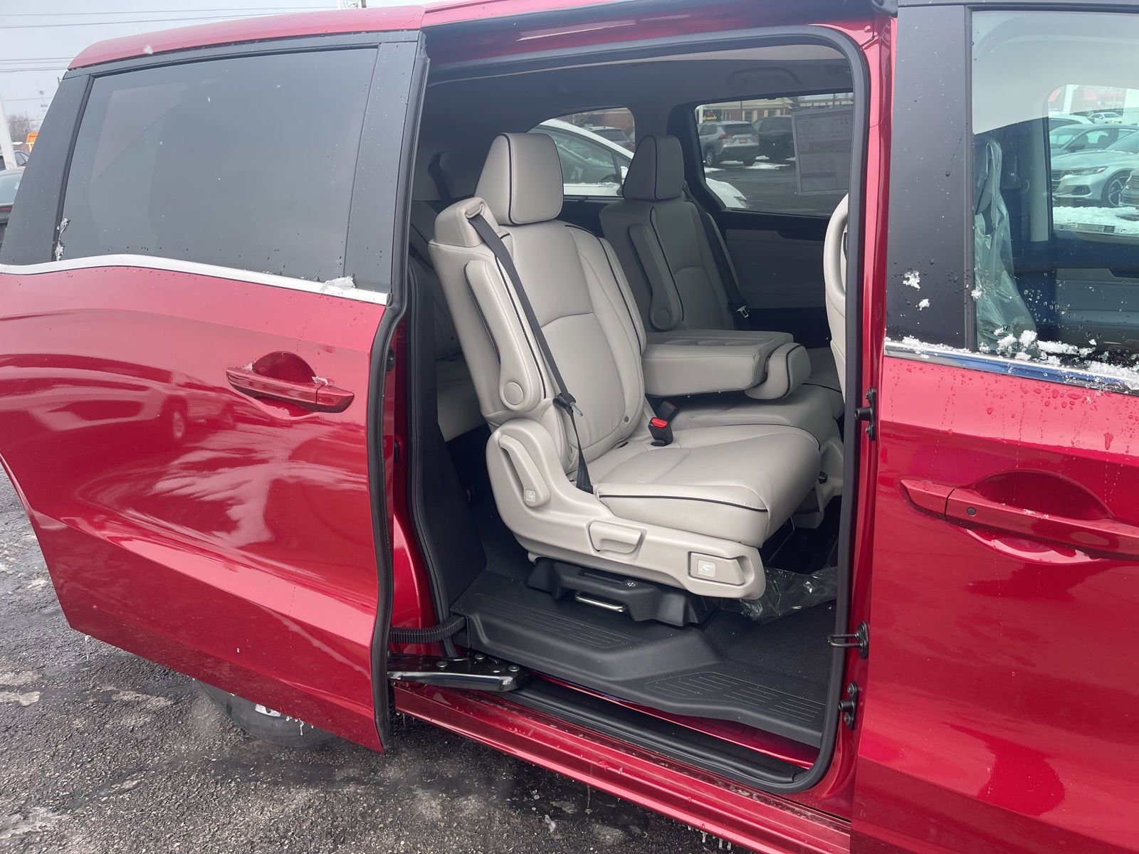 New 2026 Honda Odyssey Touring image 13