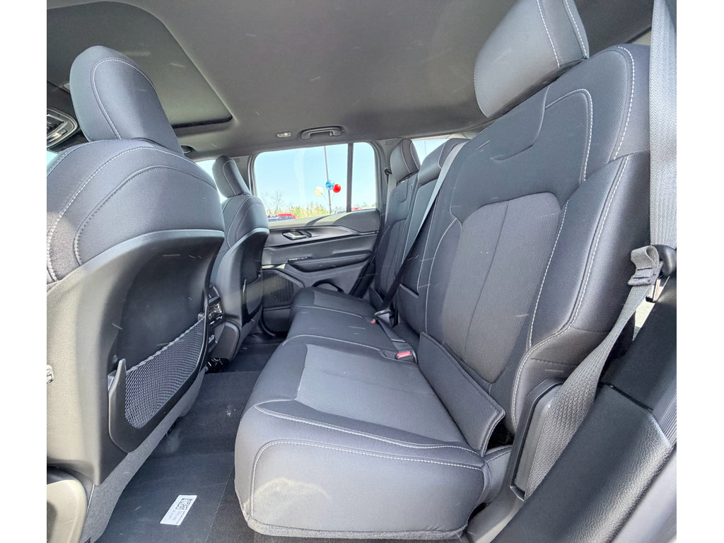 New 2026 Jeep Grand Cherokee Laredo X RWD image 28