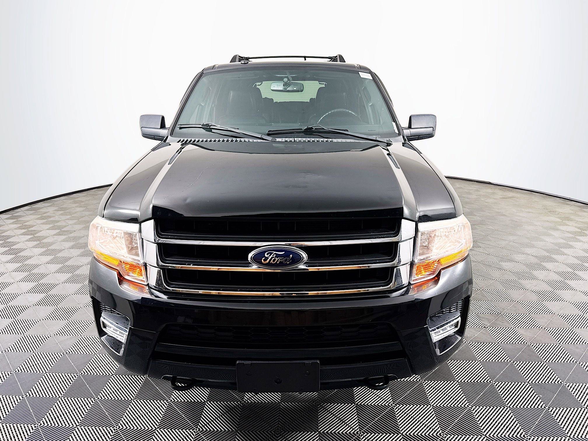 Used 2017 Ford Expedition XLT w/ Equipment Group 202A AWD/4WD video 2
