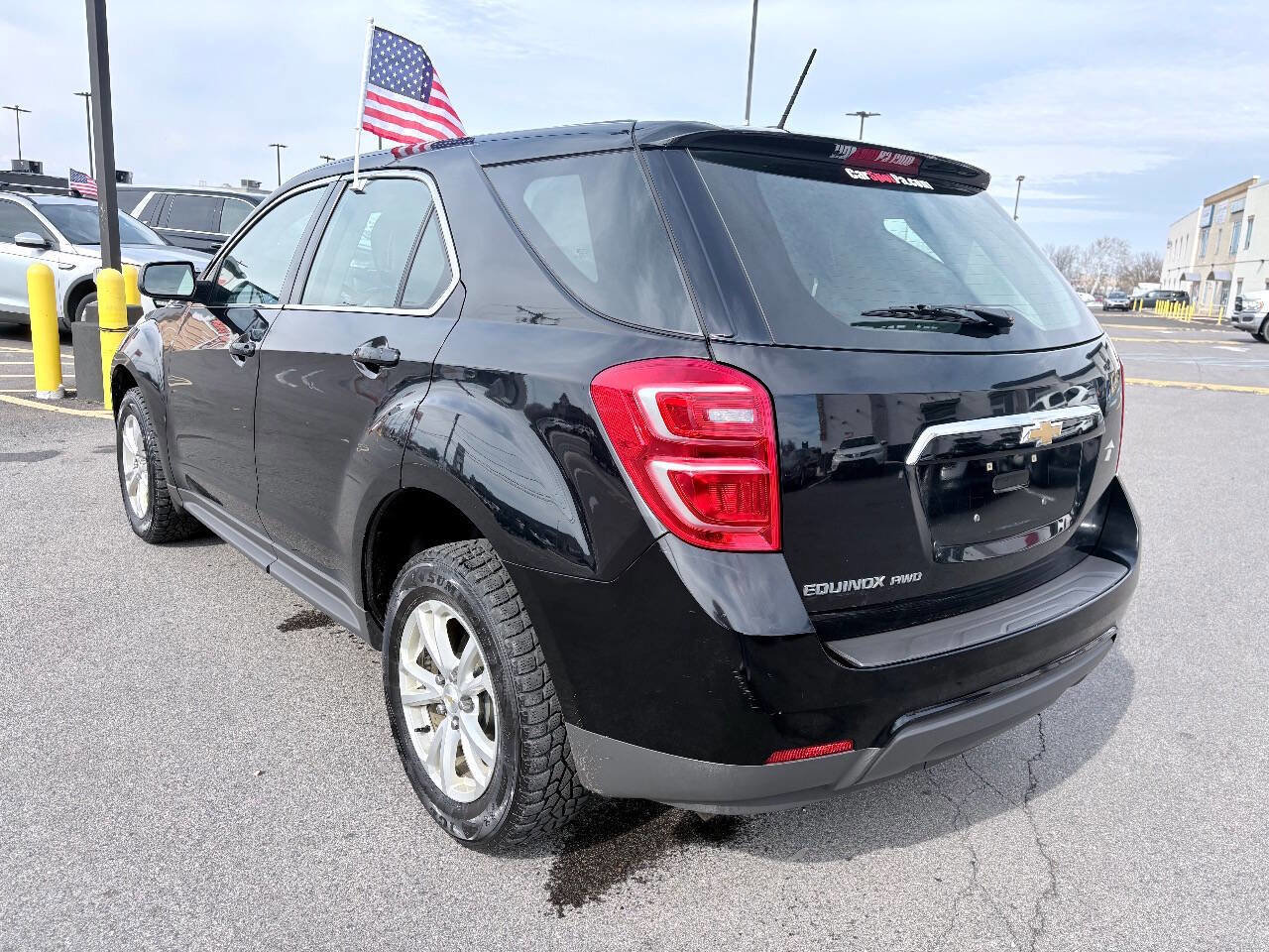 Used 2017 Chevrolet Equinox LS image 4
