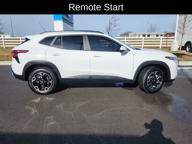 Used 2025 Chevrolet Trax LT w/ LT Convenience Package image 10