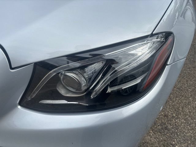 Used 2017 Mercedes-Benz E 400 4MATIC Wagon image 2