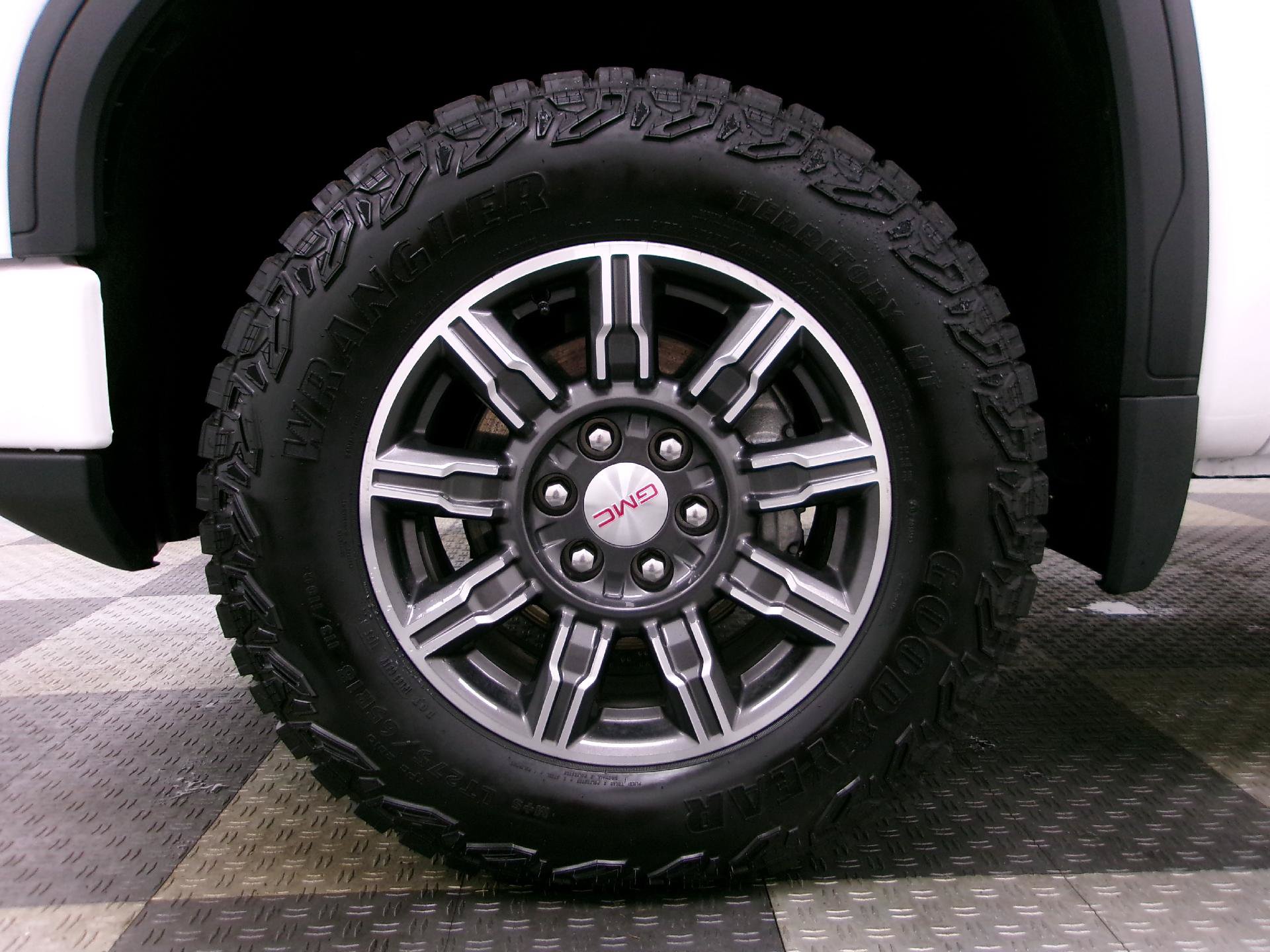 Used 2025 GMC Sierra 1500 AT4 AWD/4WD image 16