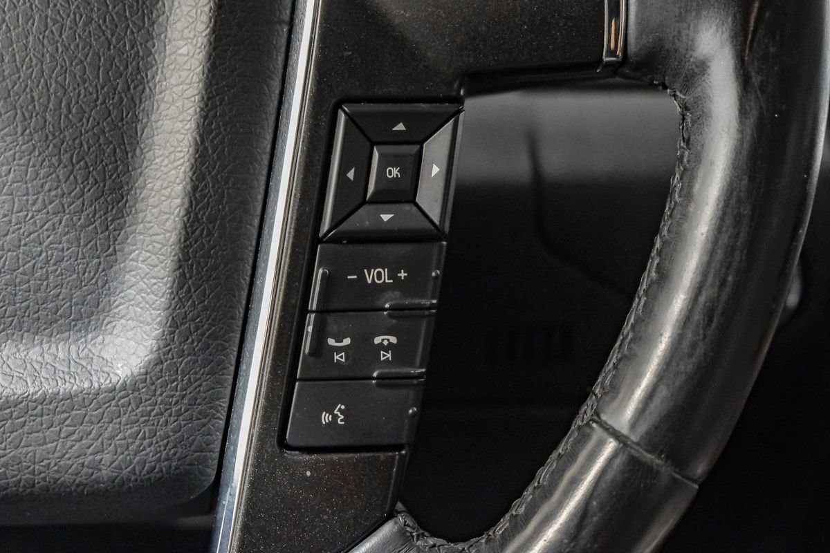 Used 2016 Lincoln Navigator Select image 13