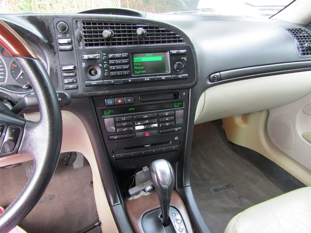 Used 2004 Saab 9-3 Arc image 8