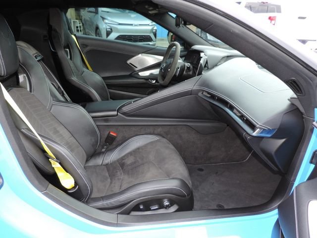 Used 2022 Chevrolet Corvette Stingray Preferred Cpe w/ Z51 Performance Package RWD image 24