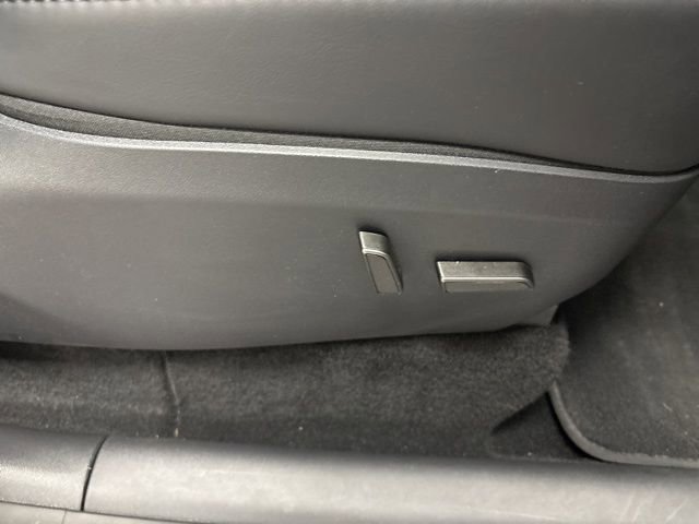 Used 2024 Tesla Model Y 2WD image 11