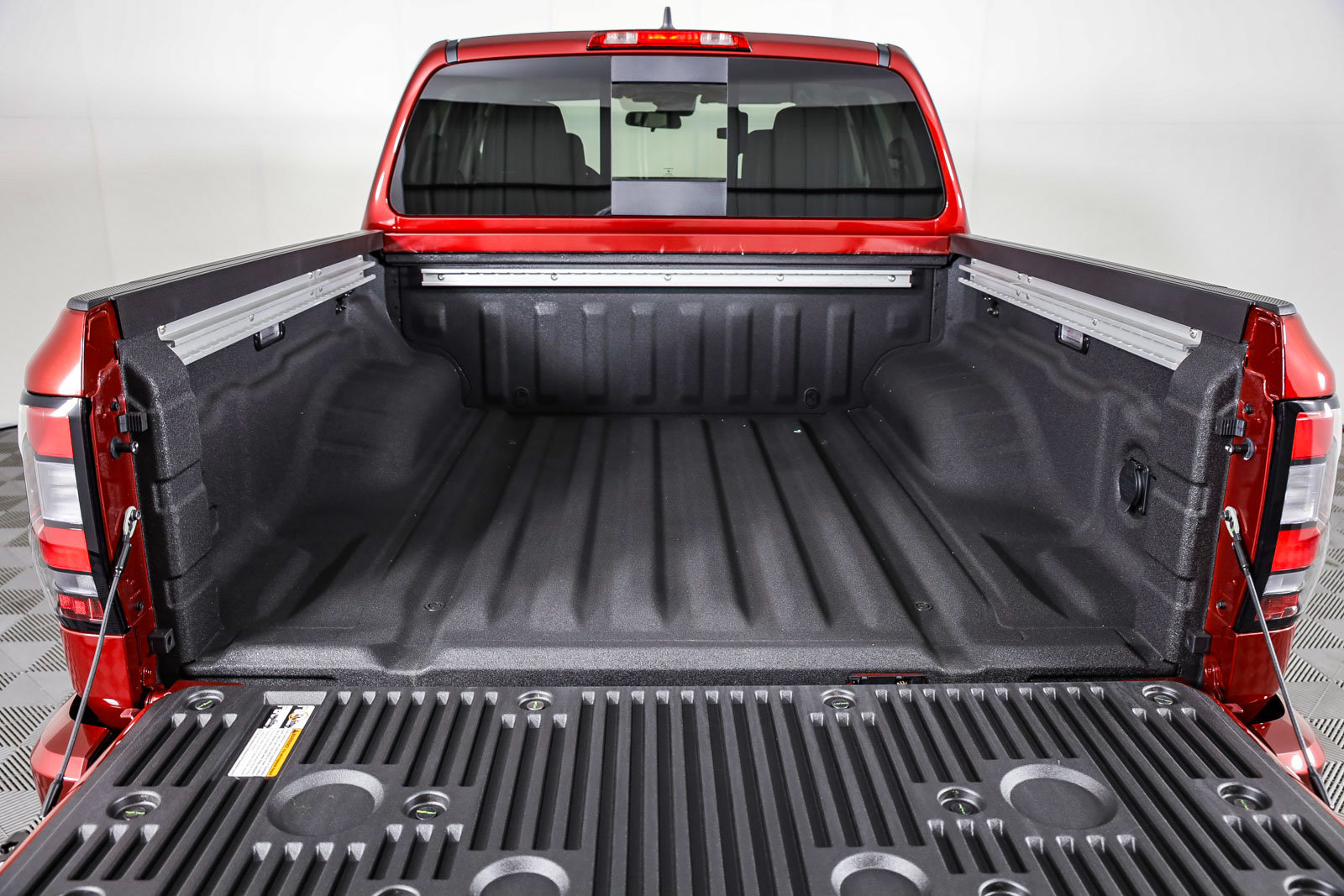 New 2025 Nissan Frontier SV w/ SV Convenience Package AWD/4WD image 12