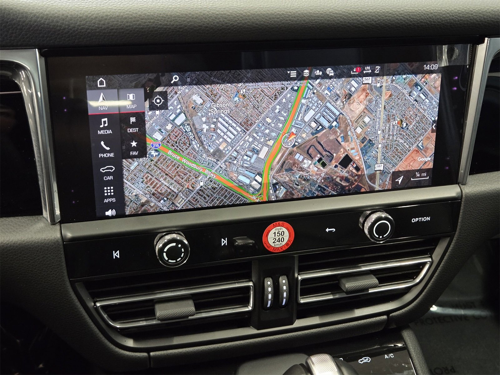 Certified 2026 Porsche Macan image 22