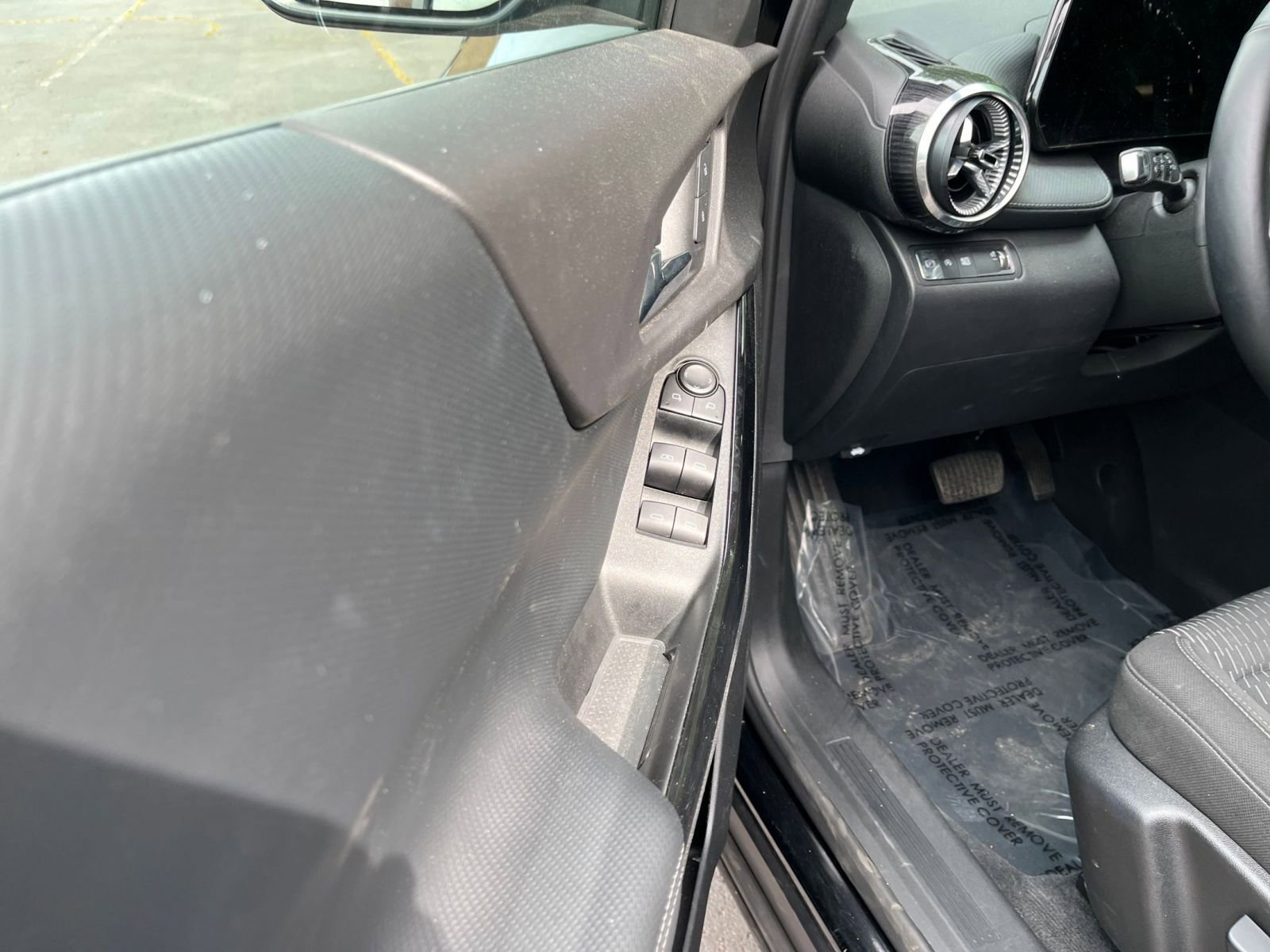Used 2025 Chevrolet Equinox LT FWD image 18