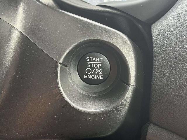 Used 2021 Jeep Renegade Latitude w/ Luxury Group I FWD image 32