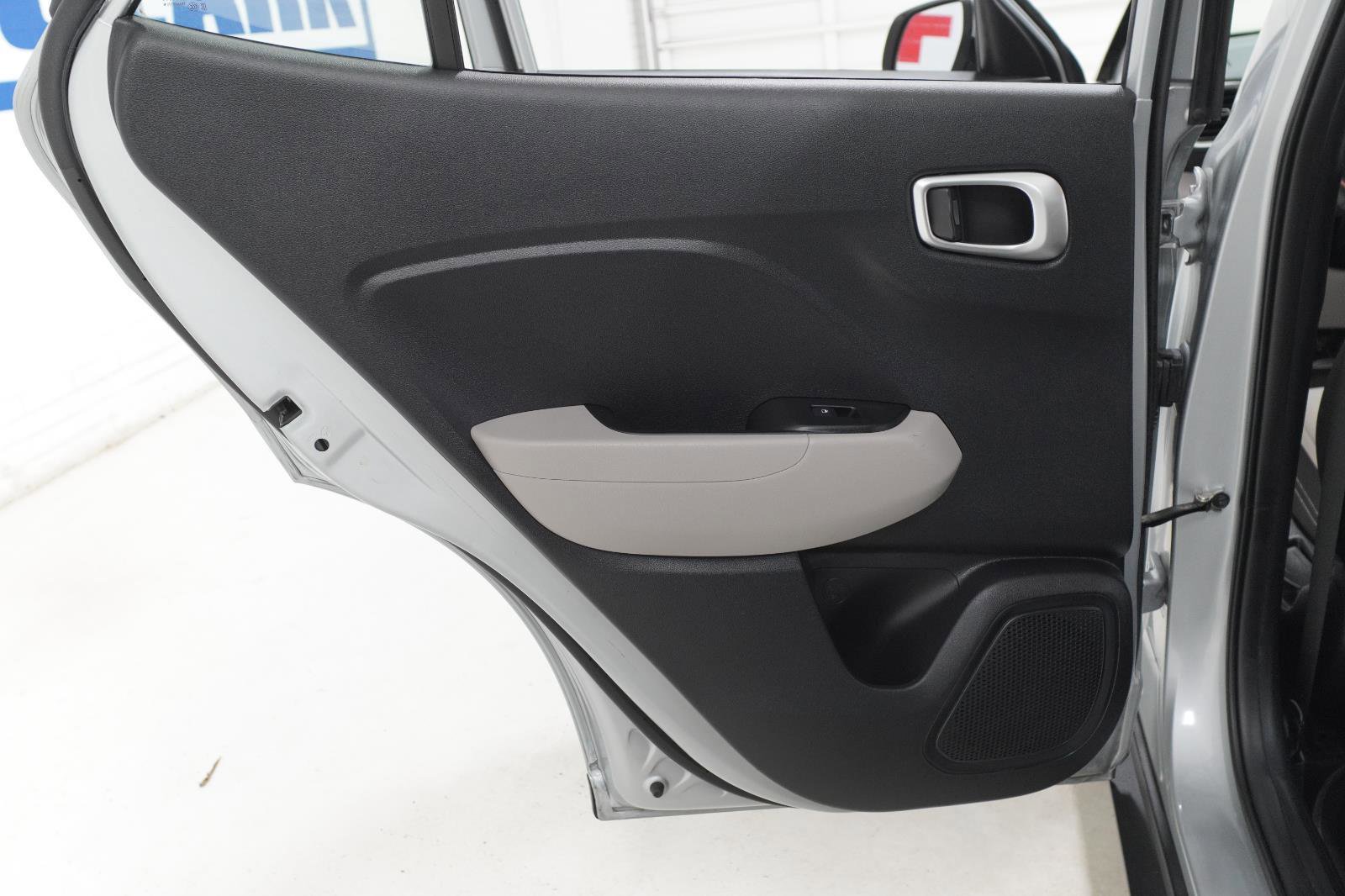 Used 2020 Hyundai Venue SEL w/ Convenience Package FWD image 30