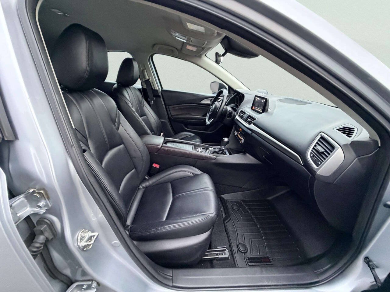 Used 2018 MAZDA MAZDA3 Touring FWD image 28