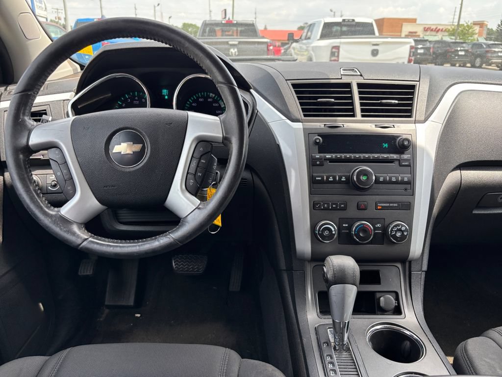 Used 2010 Chevrolet Traverse LT FWD image 28