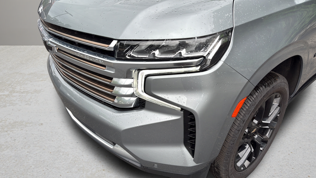 Used 2023 Chevrolet Suburban High Country w/ Premium Package 2 AWD/4WD image 9