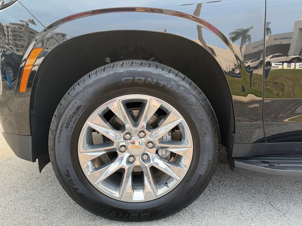 Used 2025 Chevrolet Suburban Premier AWD/4WD image 11