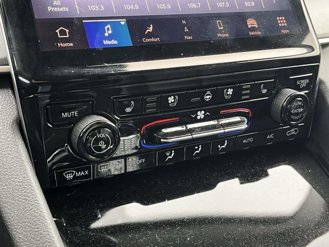 Used 2024 Jeep Grand Cherokee L Limited w/ Luxury Tech Group II image 34