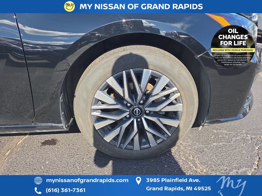 Used 2025 Nissan Altima 2.5 SV FWD image 30