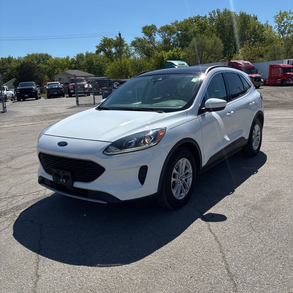 Used 2020 Ford Escape SE FWD image 2