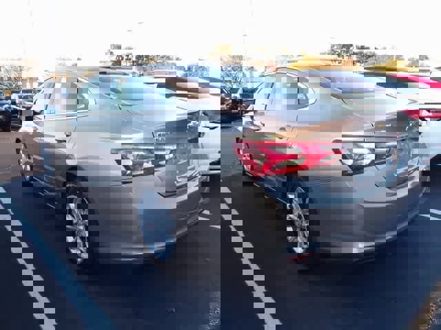 Used 2022 Chevrolet Malibu LT image 6