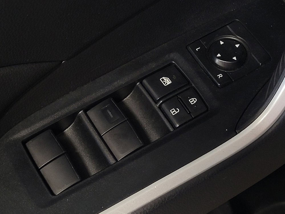 Used 2022 Toyota RAV4 LE FWD image 27