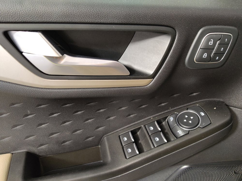 Used 2020 Ford Escape SEL image 27