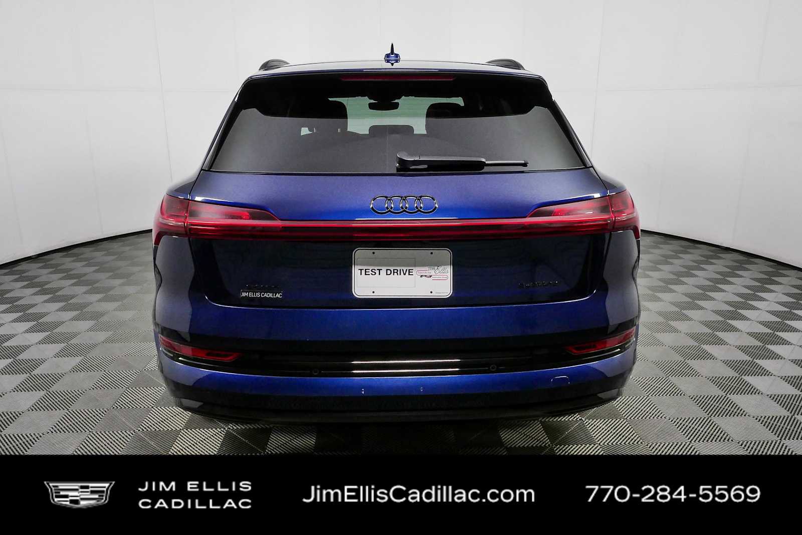 Used 2022 Audi e-tron Premium Plus AWD/4WD image 31
