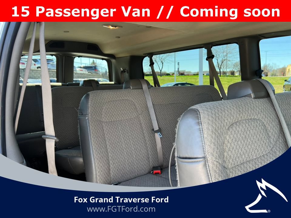 Used 2025 Chevrolet Express 3500 LT w/ LT Preferred Equipment Group RWD image 5