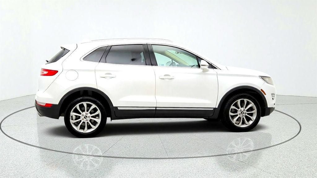 Used 2016 Lincoln MKC Select w/ Select Plus Package AWD/4WD image 4